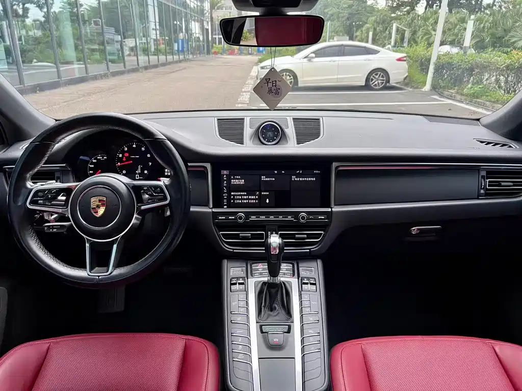 Porsche Macan 2020 — фото 8