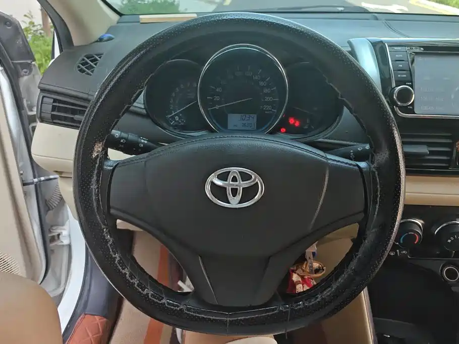Toyota Vios 2015 — фото 15