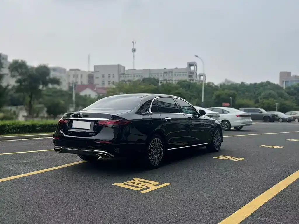 Mercedes-Benz E-Class 2021