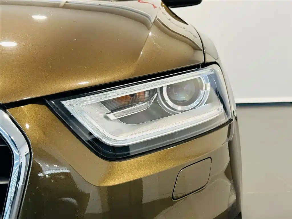 Audi Q3 2015 — фото 14