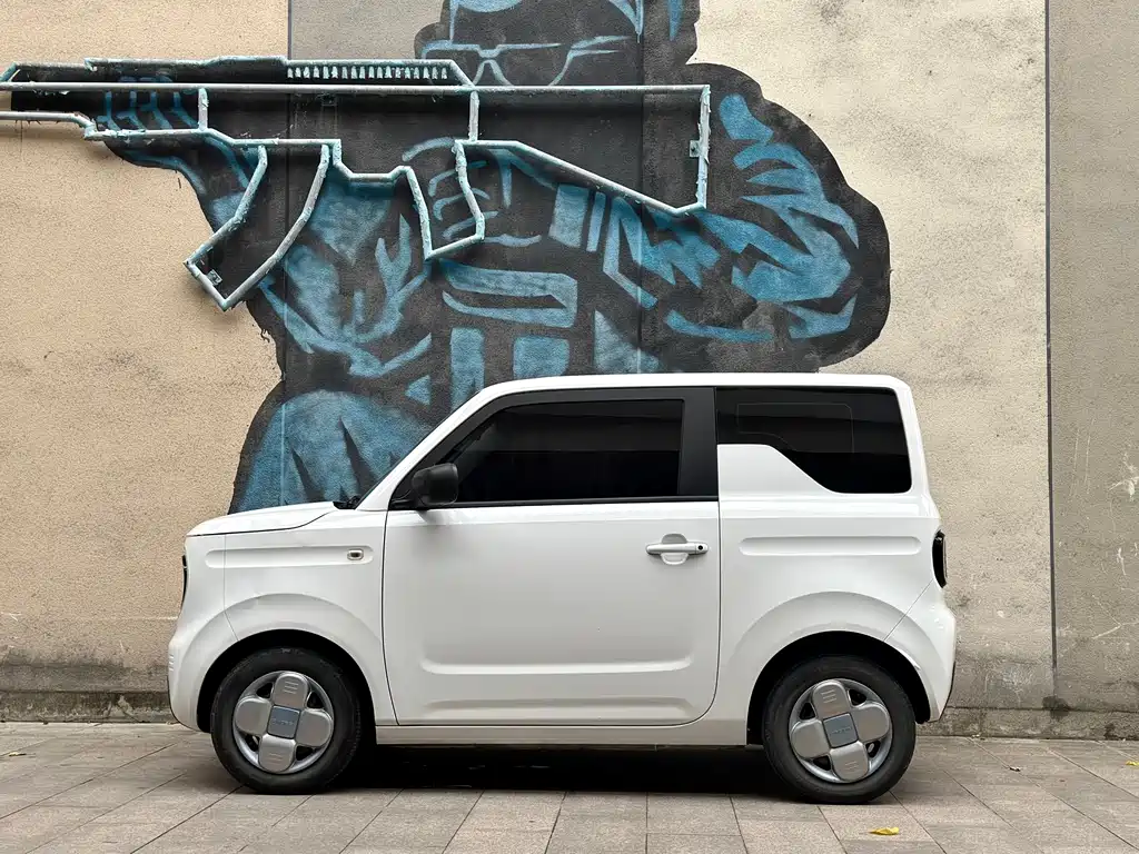 Geely Galaxy Panda 2023