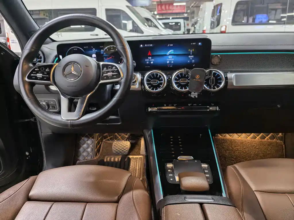 Mercedes-Benz GLB 2023