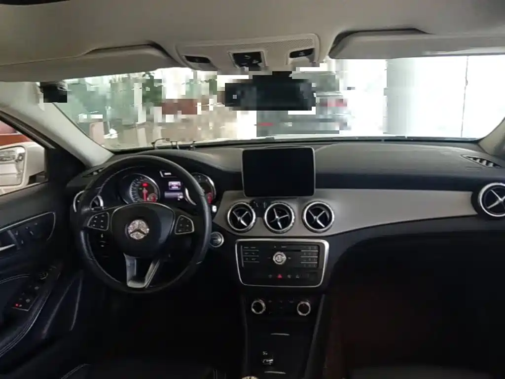 Mercedes-Benz GLA 2017 — фото 16
