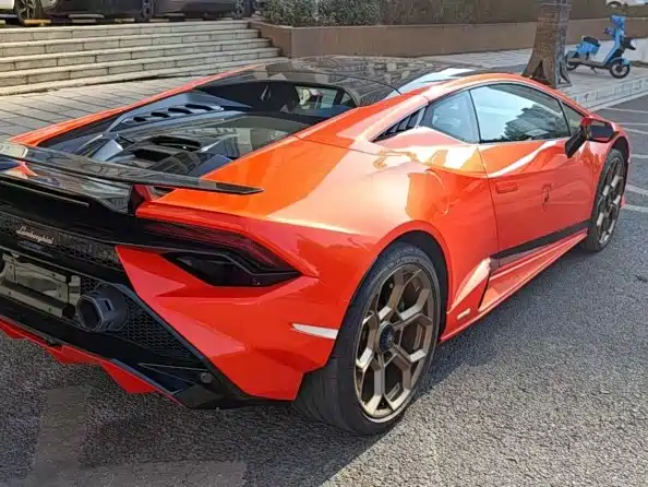 Lamborghini Huracán 2024 — фото 9