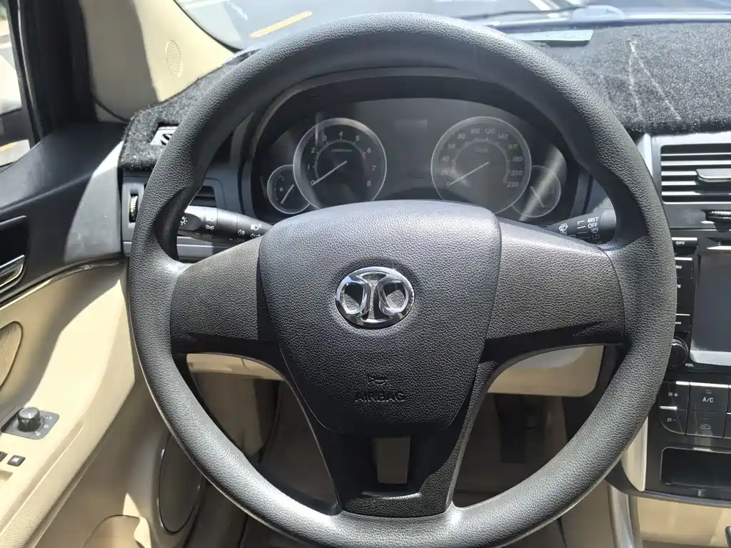 BAIC Motor E Series 2015 — фото 12