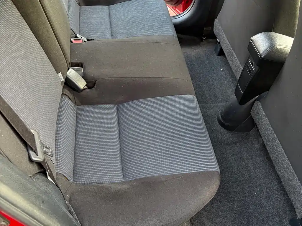 Toyota Yaris L 2015 — фото 11
