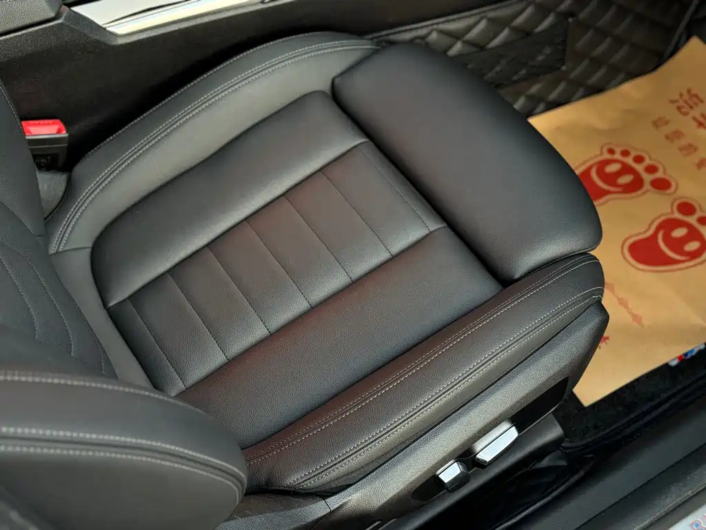 BMW 3 Series 2019 — фото 17
