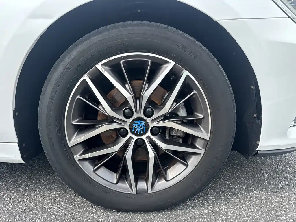 BYD Qin Pro New Energy 2019 — фото 20