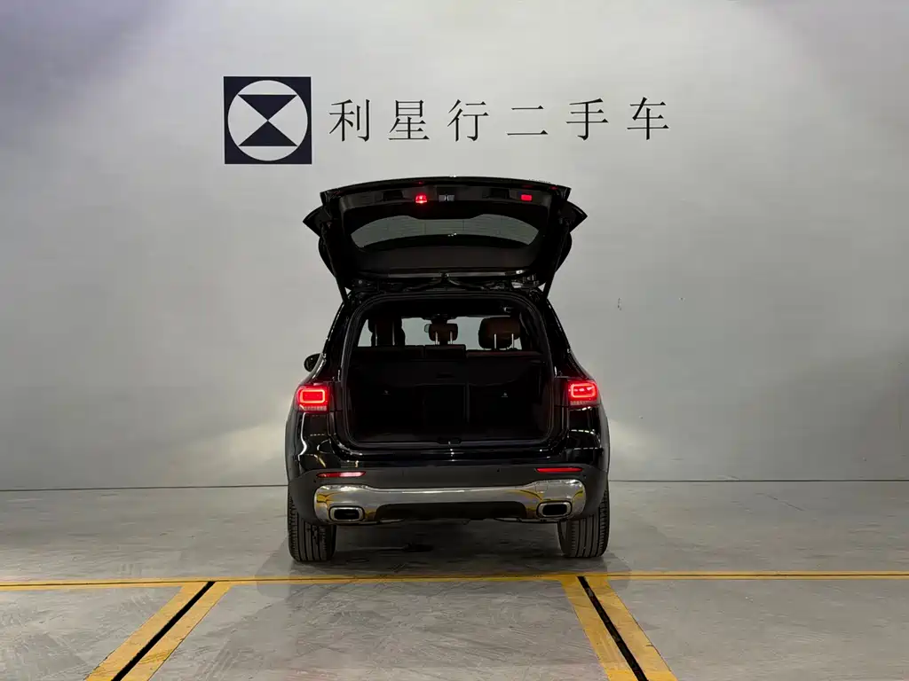 Mercedes-Benz GLB 2023