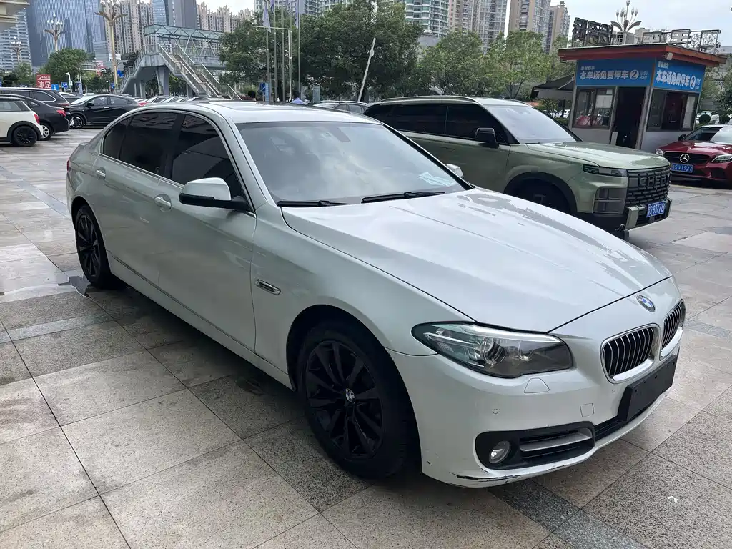BMW 5 Series 2015 — фото 3