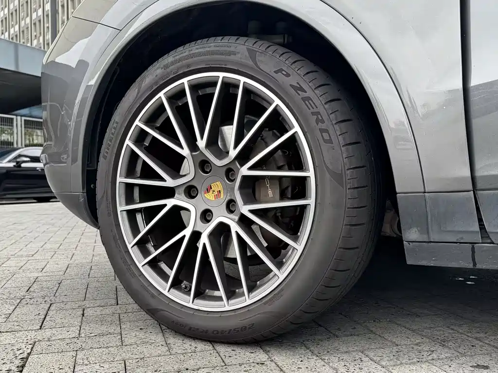 Porsche Cayenne 2021 — фото 16
