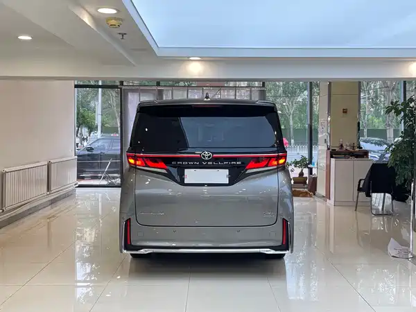 Toyota Vellfire 2024