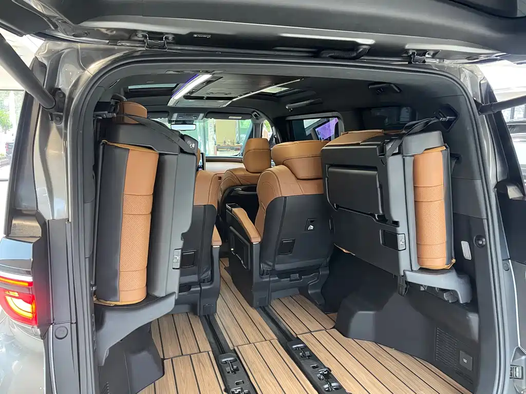 Toyota Vellfire 2024 — фото 37