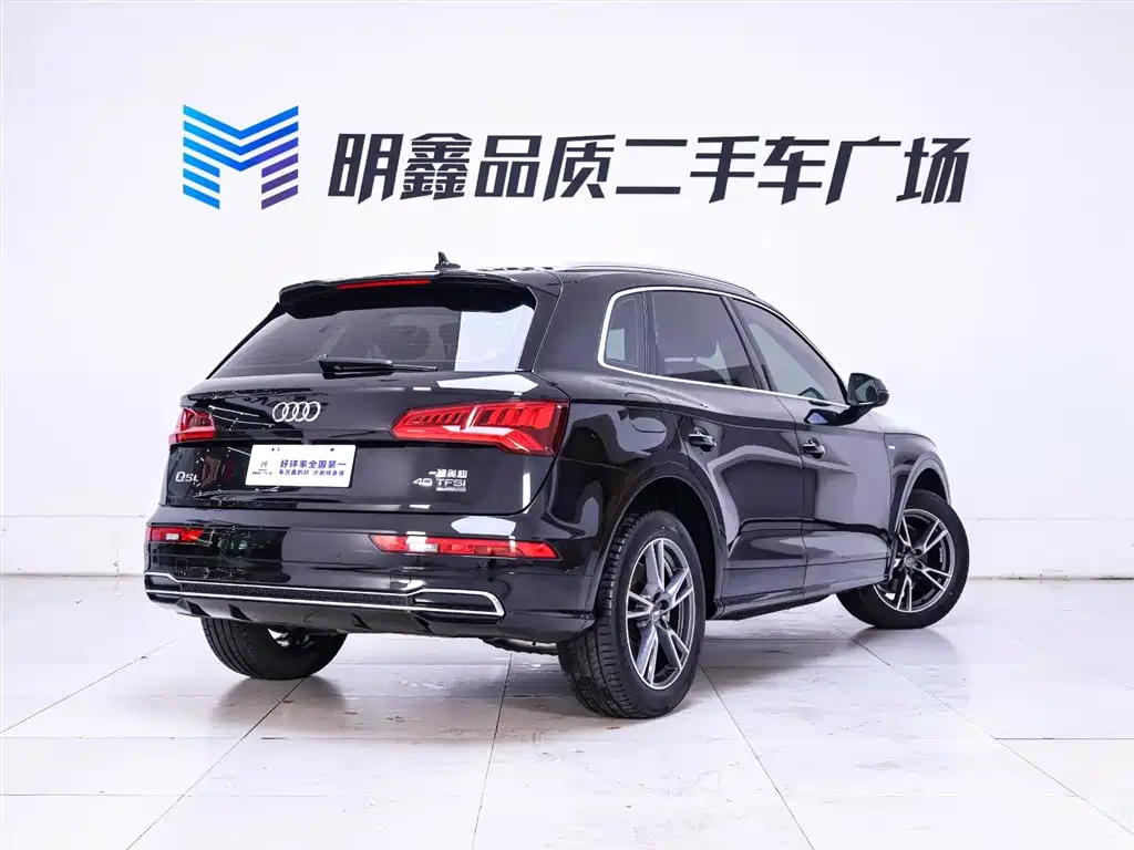 Audi Q5L 2019 — фото 7