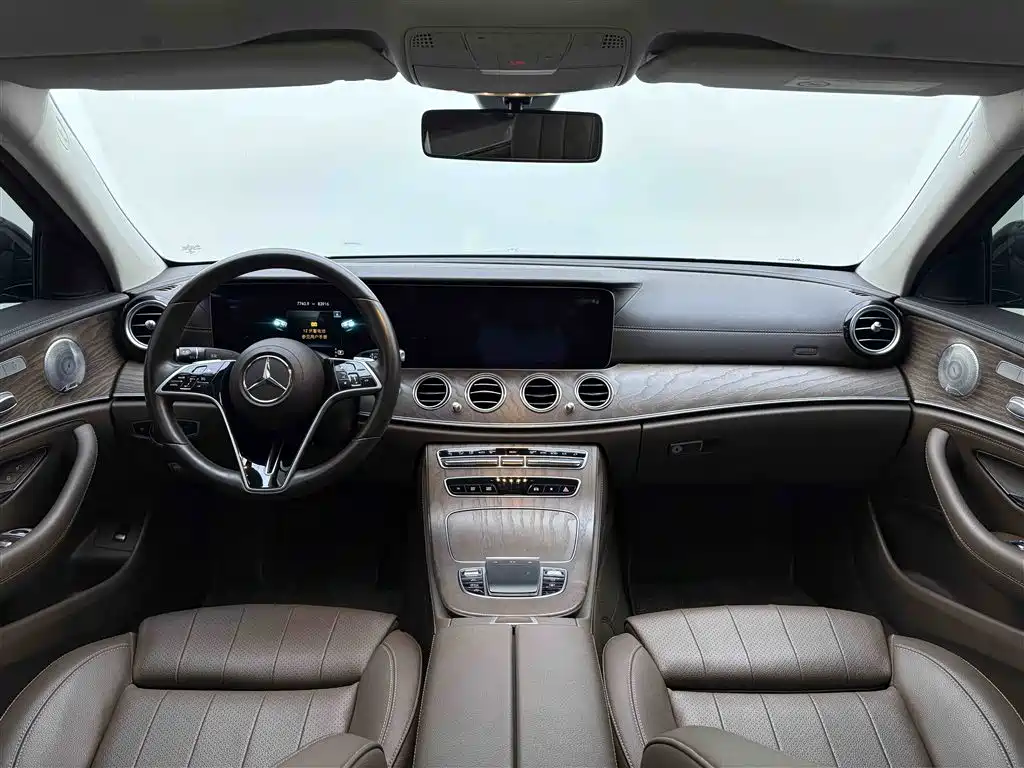 Mercedes-Benz E-Class 2023 — фото 14
