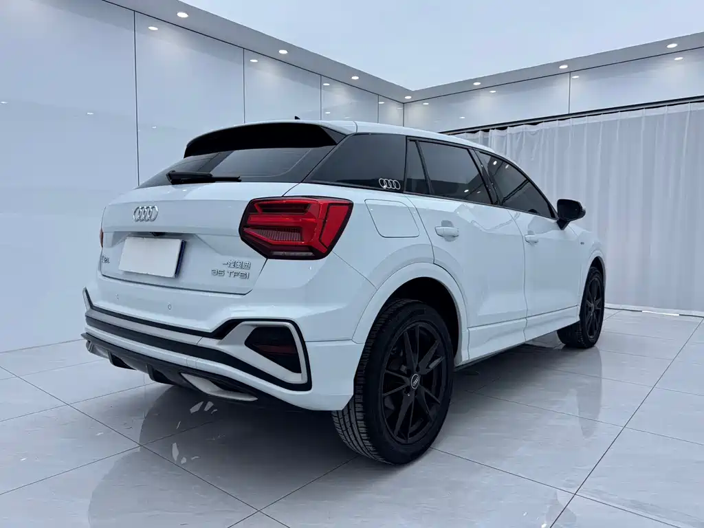 Audi Q2L 2022