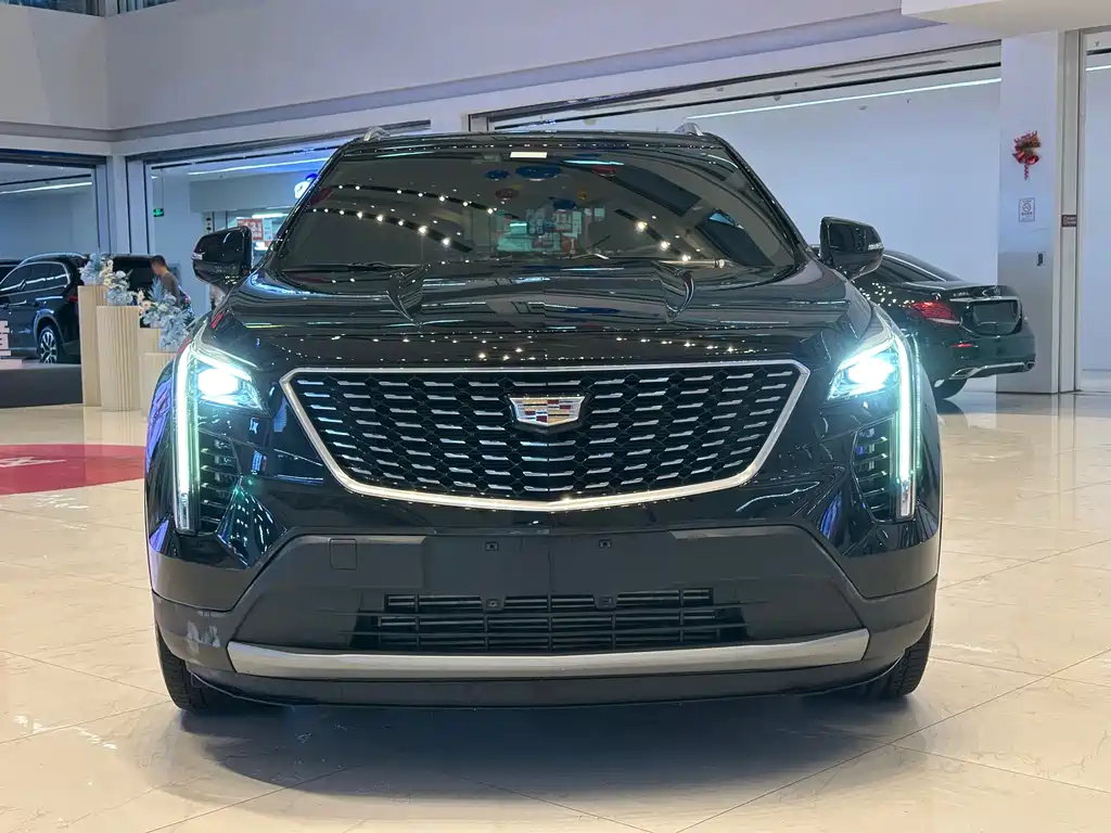 Cadillac XT4 2021 — фото 2