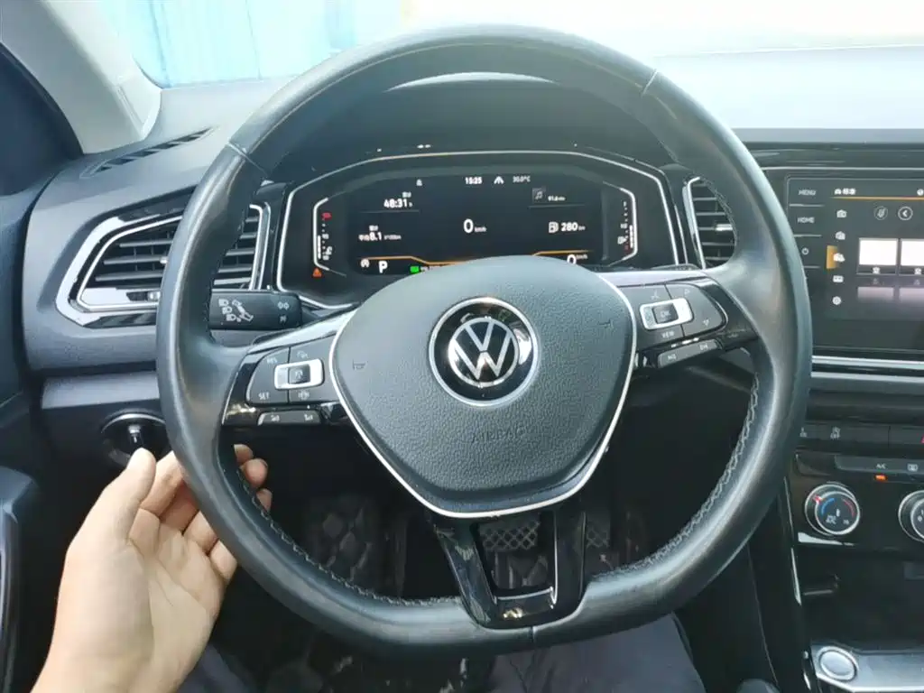 Volkswagen T-Roc 2022 — фото 11