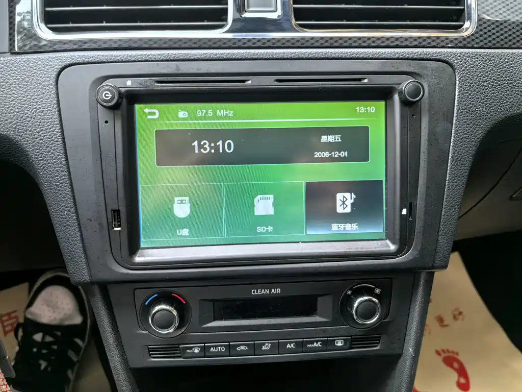 Skoda Rapid Spaceback 2018 — фото 15
