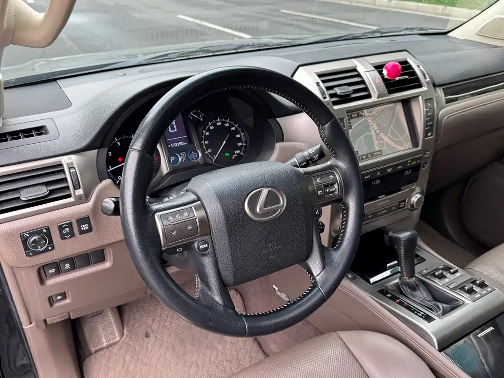 Lexus GX 2016 — фото 11