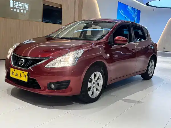 Nissan Tiida 2013