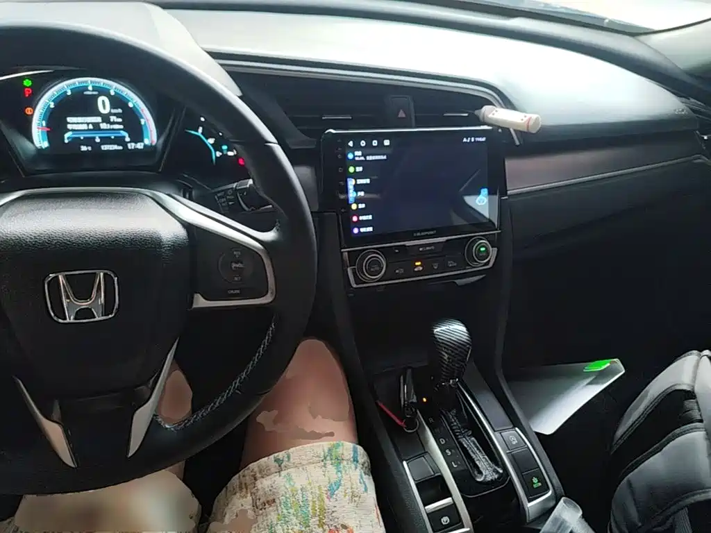 Honda Civic 2017 — фото 10