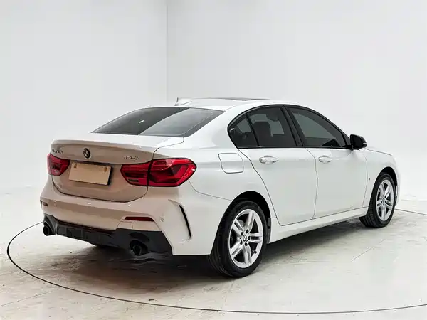 BMW 1 Series 2021