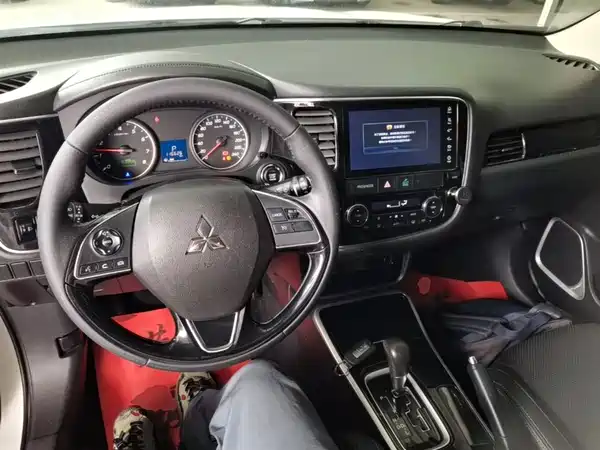 Mitsubishi Outlander 2018