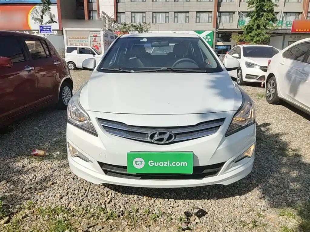 Hyundai Verna 2017 — фото 3