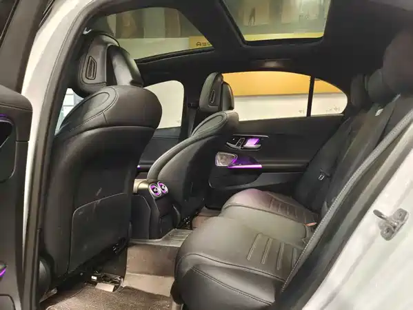 Mercedes-Benz C-Class 2024