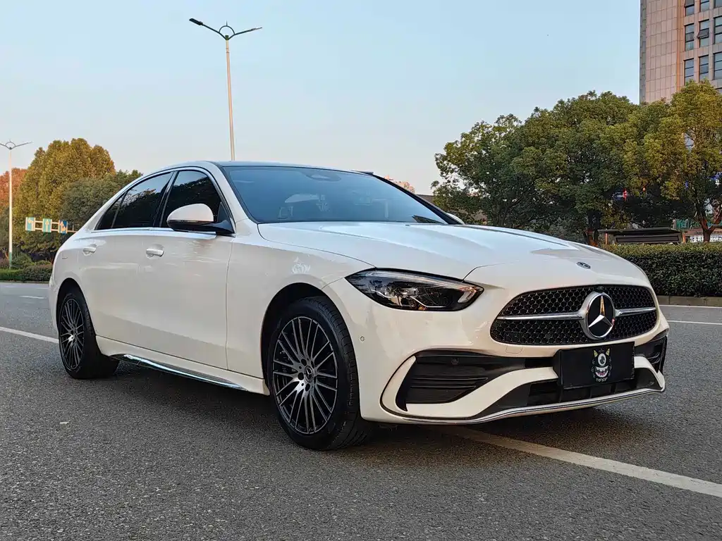 Mercedes-Benz C-Class 2023 — фото 3