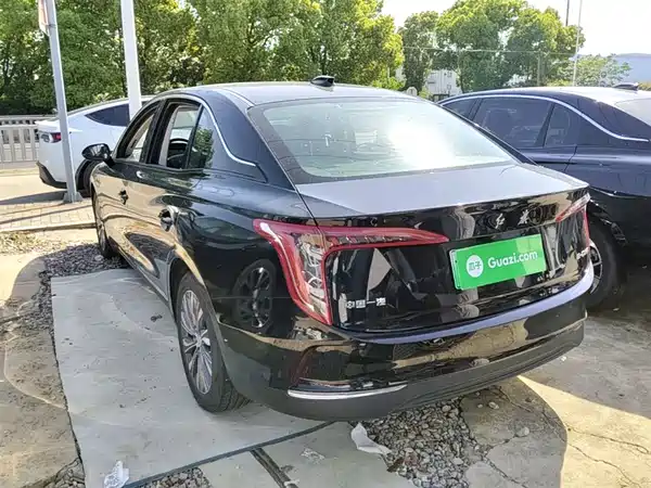 Hongqi E-QM5 2022