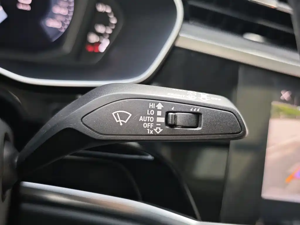 Audi Q3 2021 — фото 15