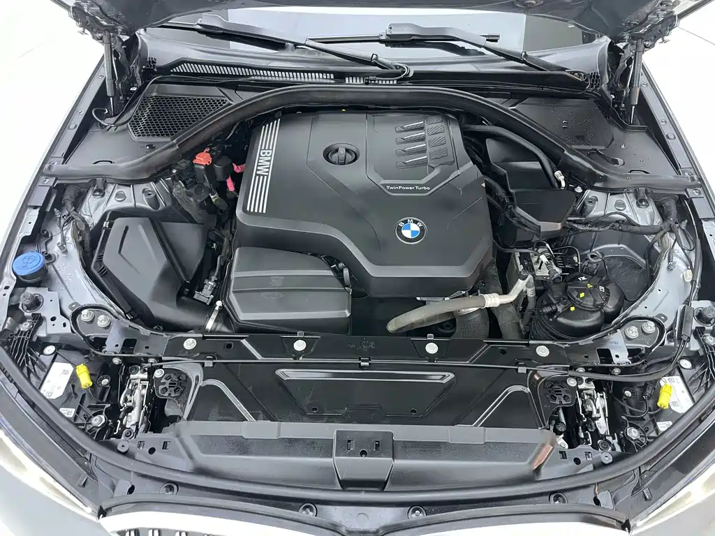 BMW 3 Series 2023 — фото 29