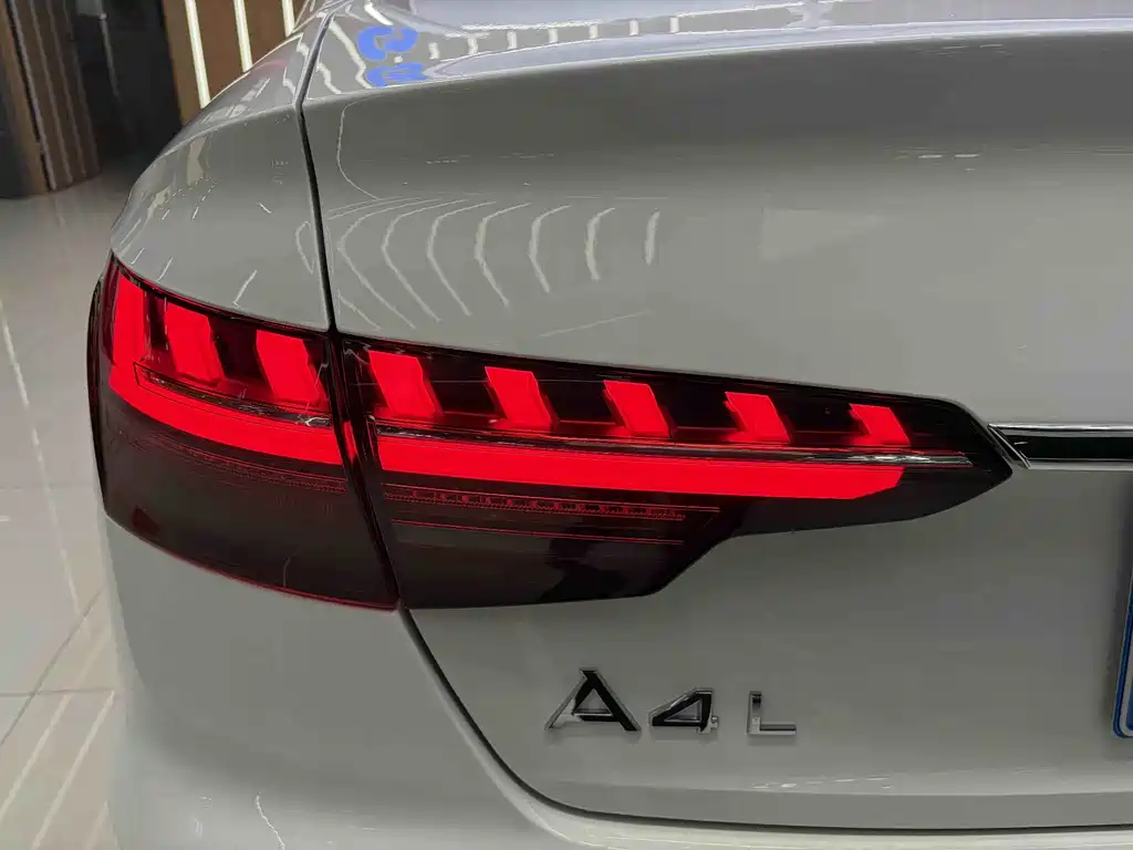 Audi A4L 2020 — фото 12