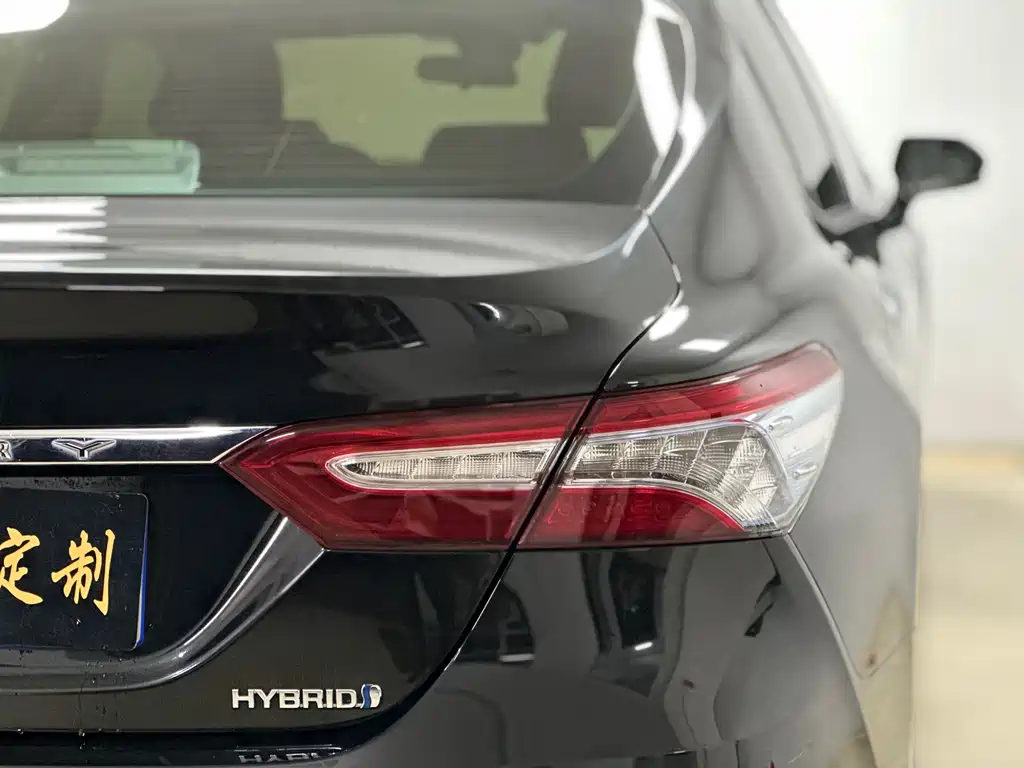 Toyota Camry 2018 — фото 4
