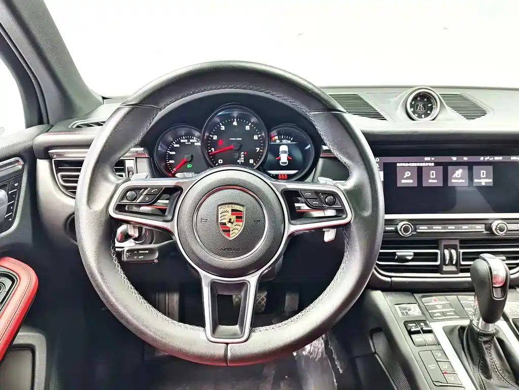 Porsche Macan 2021 — фото 10