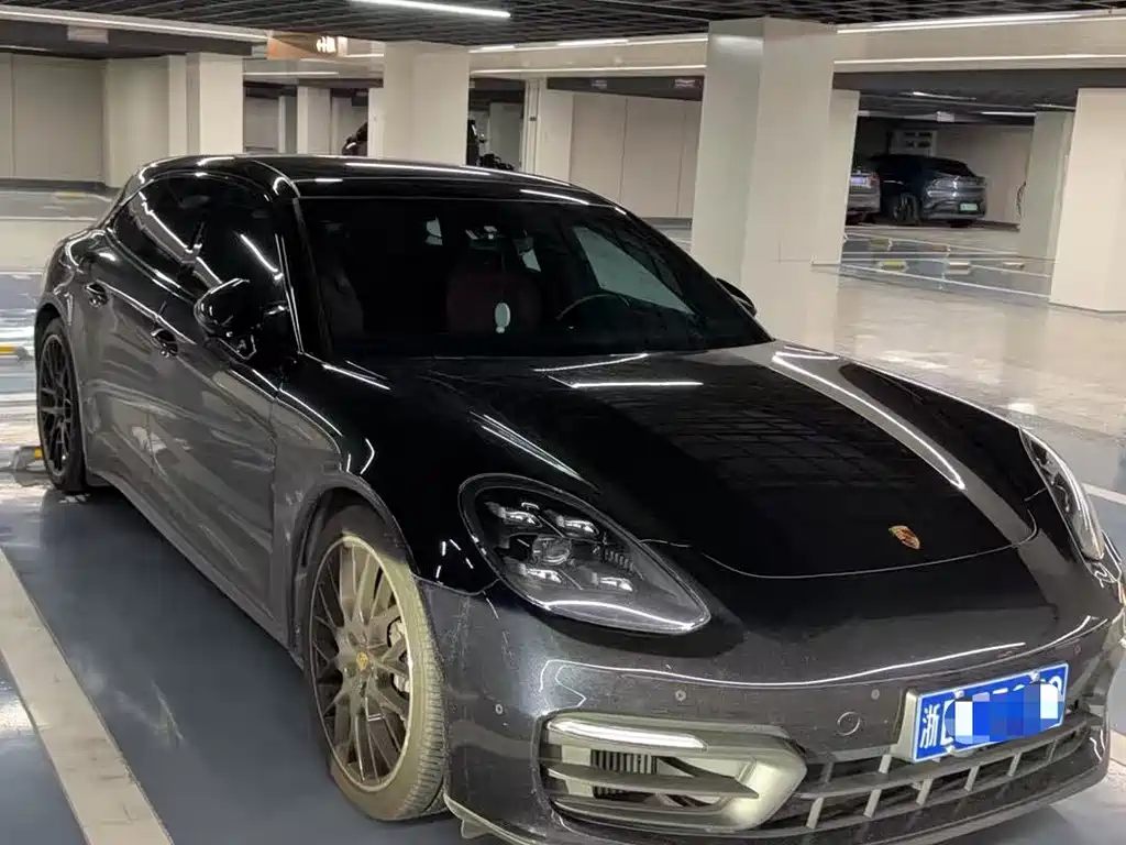 Porsche Panamera 2023