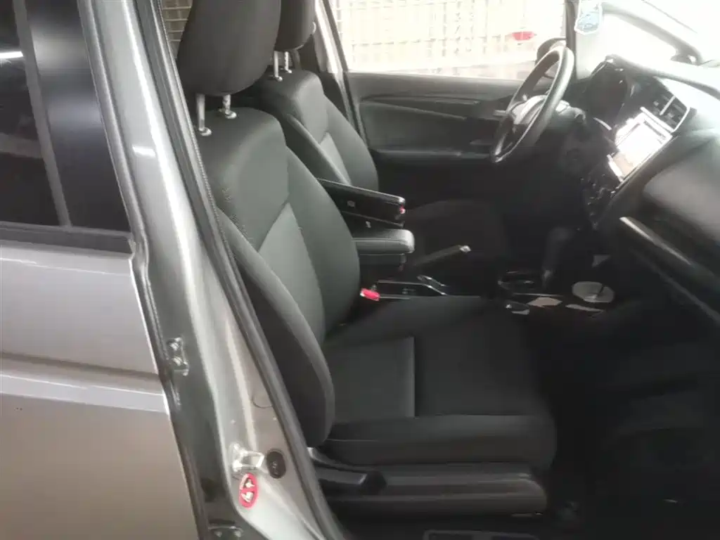 Honda Fit 2017 — фото 25