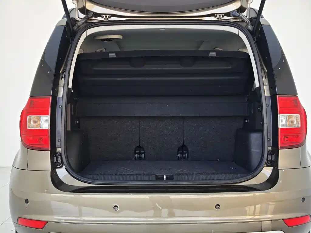 Skoda Yeti 2018 — фото 21