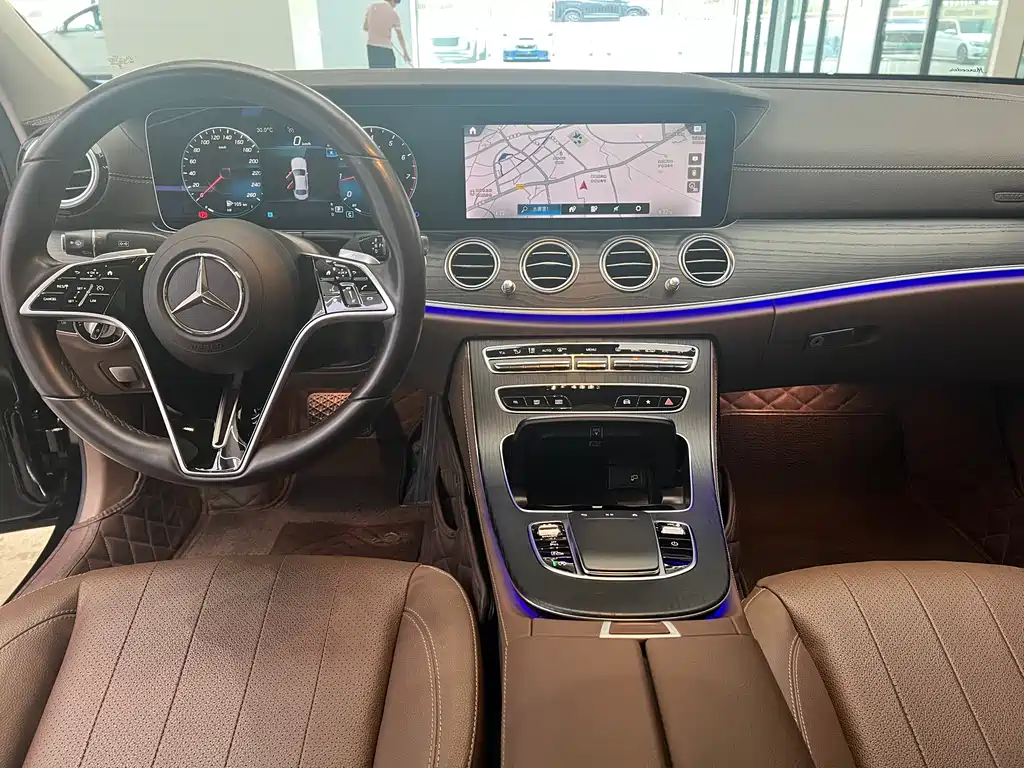 Mercedes-Benz E-Class 2023 — фото 8