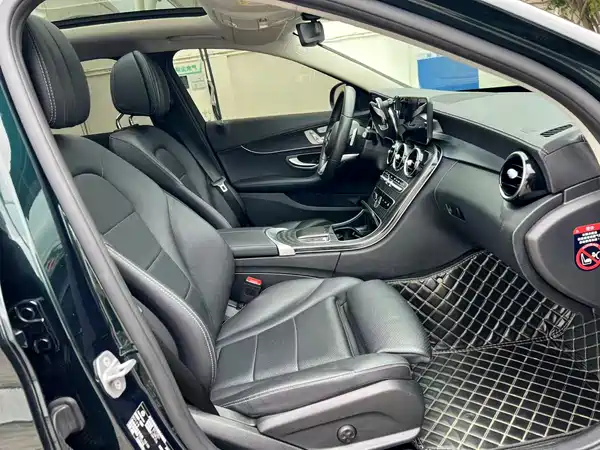 Mercedes-Benz C-Class 2021