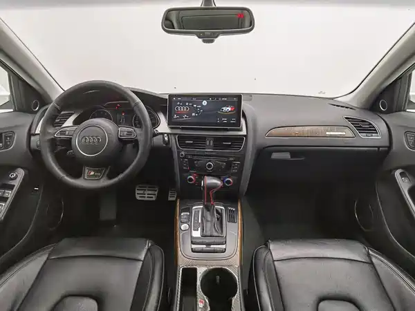 Audi A4L 2015