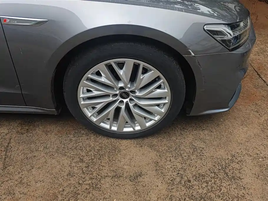 Audi A7L 2023