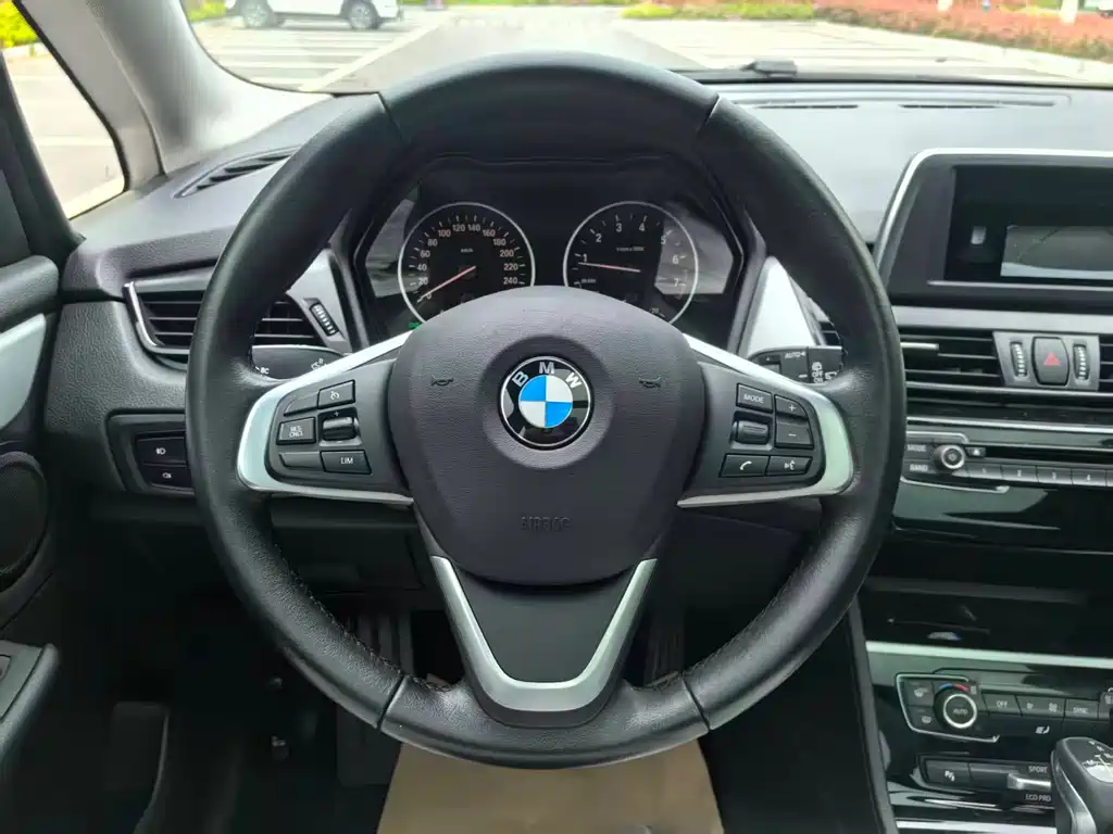 BMW 2 Series Active Tourer 2018 — фото 20
