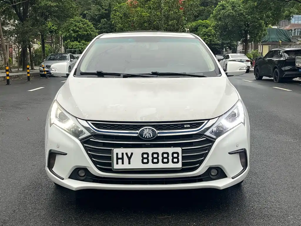 BYD Qin NEV 2017 — фото 2