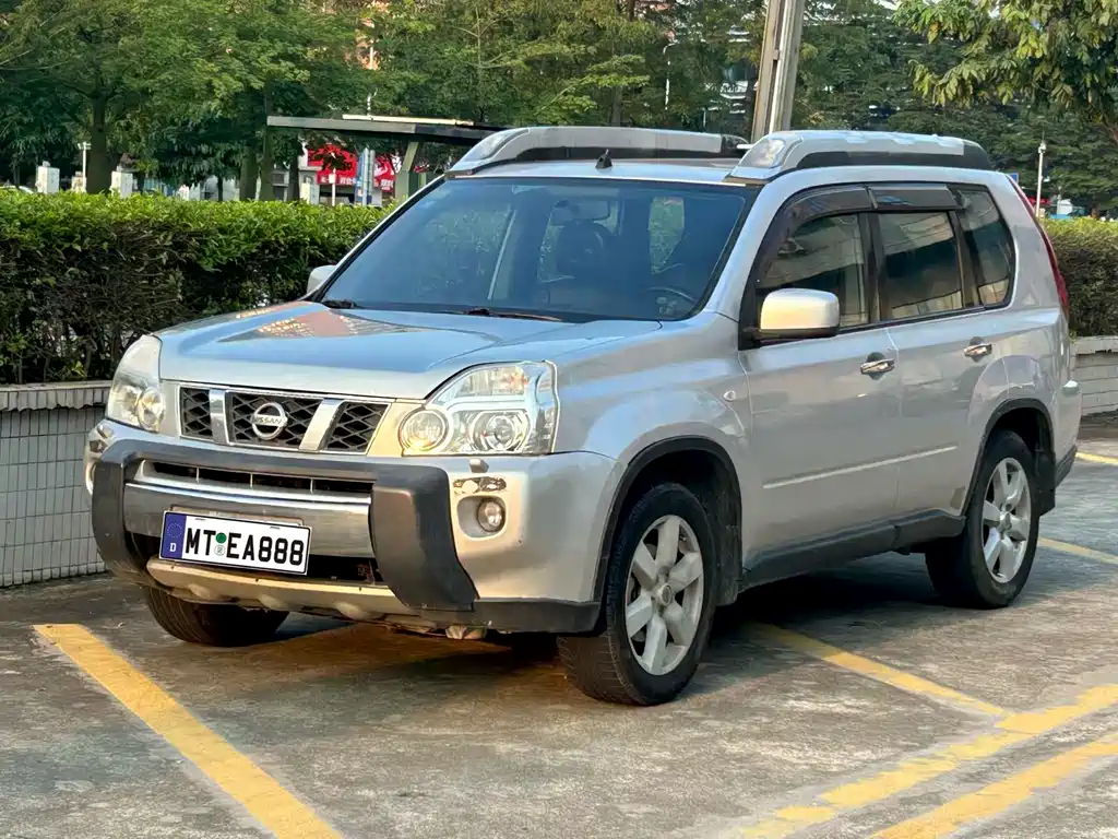 Nissan X-Trail 2011 — фото 1
