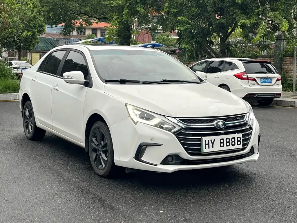 BYD Qin NEV 2017 — фото 3