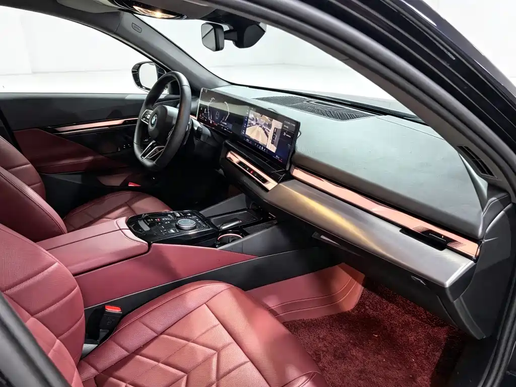BMW 5 Series 2025