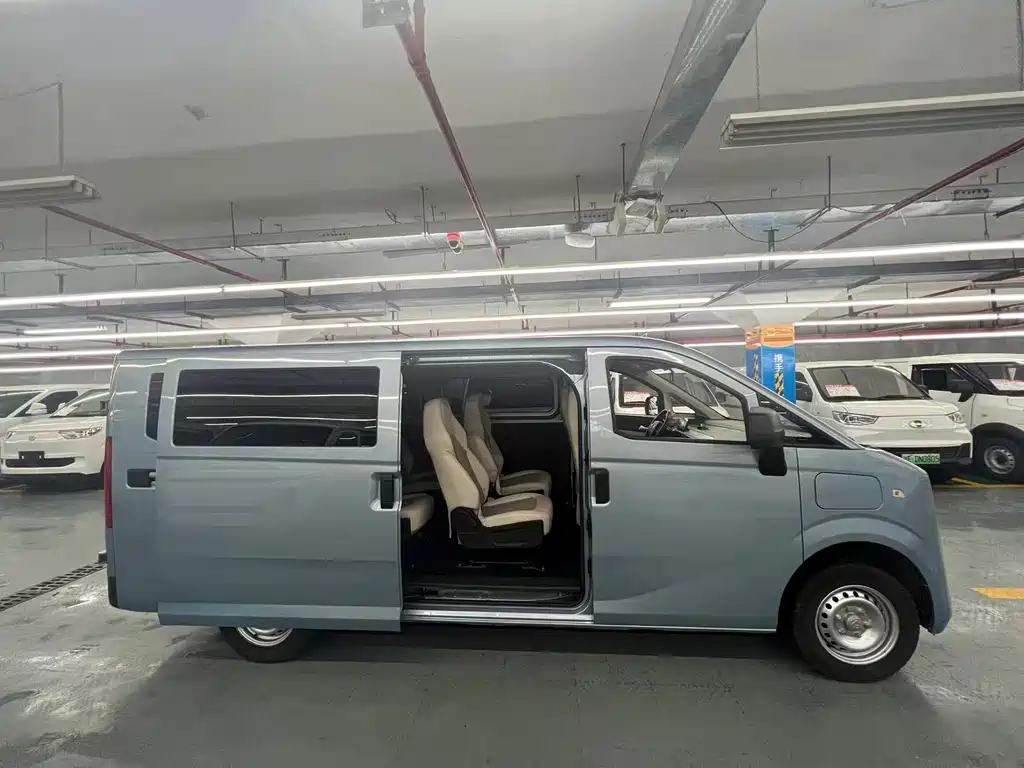 Changan 跨越星光 EV 2025款 350km 豪华版 9座 50.23kWh 2025